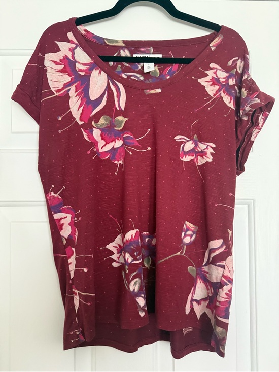 Whbm outlet Tops - WHBM Outlet Burgundy Floral Scoop Neck Top Size Large